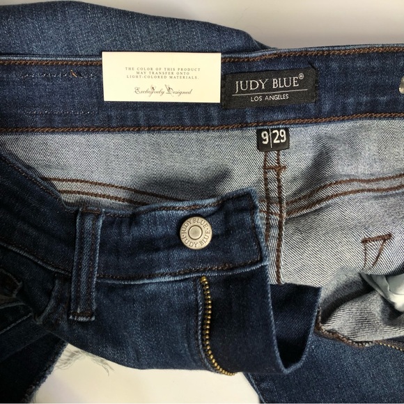 NWT Judy Blue Always On Your Side Skinny Jeans Raw Hem Slit Side Seam, Ladies 9 - Picture 2 of 5